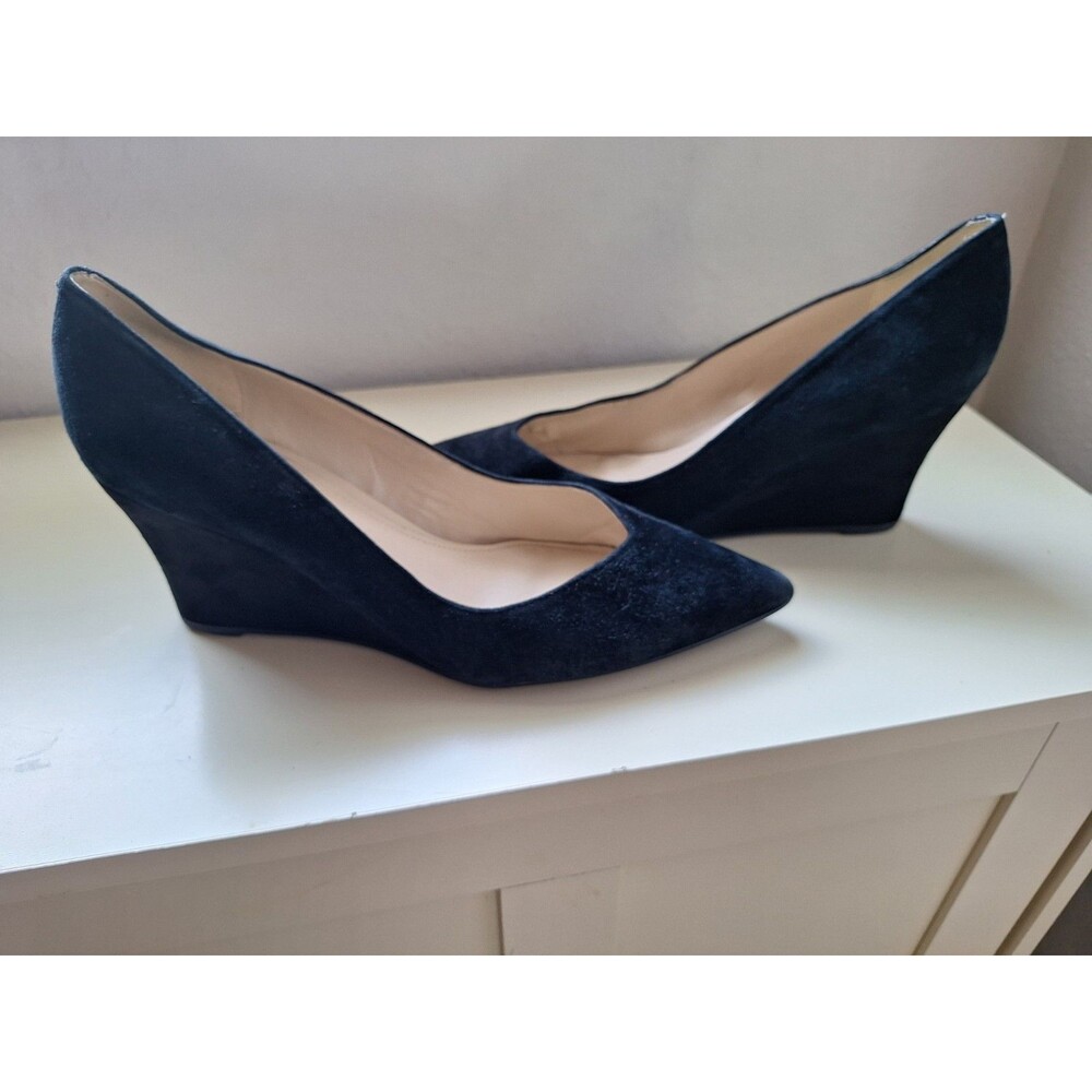 Marc Fisher  Pump Slip On Pointed toe Size 9.5 Medium Width Heels